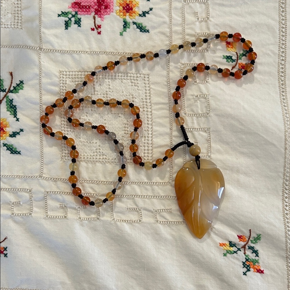 Agate Leaf Pendant Beaded Necklace